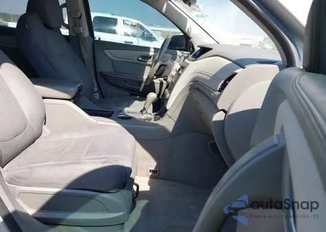 2016 Chevrolet Traverse Ls z USA, uszkodzony, nr VIN 1GNKRFKDXGJ267840